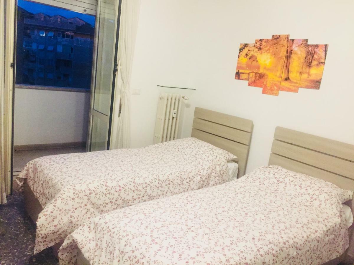 Female dormitory Bed & Breakfast Roma Exterior foto